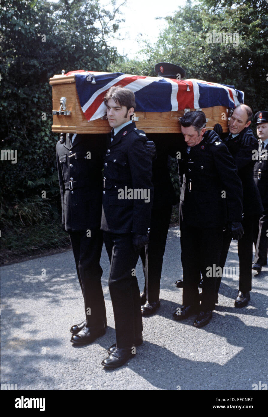 County Fermanagh, Großbritannien-September 1978. Ermordeten RUC, Royal Ulster Constabulary, Polizist Beerdigung während des Nordirlandkonfliktes, Nordirland. Stockfoto