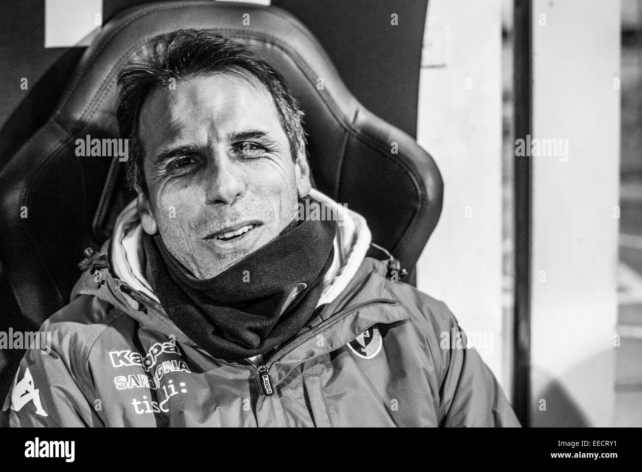 Parma, Italien. 14. Januar 2015. Gianfranco Zola (Cagliari) Fußball: Coppa Italia (TIM Cup) 5. Runde match zwischen Parma FC 2: 1-Cagliari im Stadio Ennio Tardini in Parma, Italien. © Maurizio Borsari/AFLO/Alamy Live-Nachrichten Stockfoto