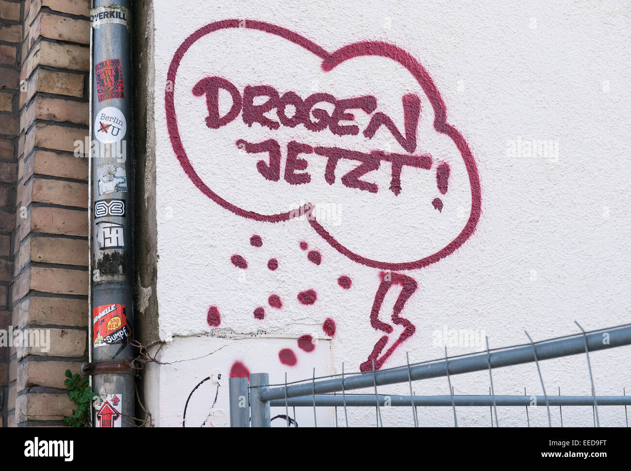 Berlin, Deutschland, Graffiti für mehr Drogen Stockfoto