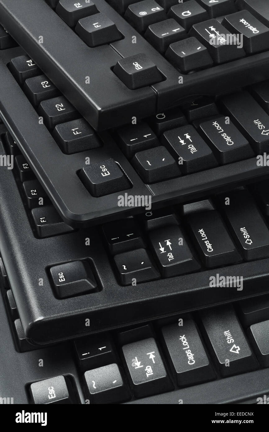 Stapel von schwarz Computer-Tastaturen Stockfoto