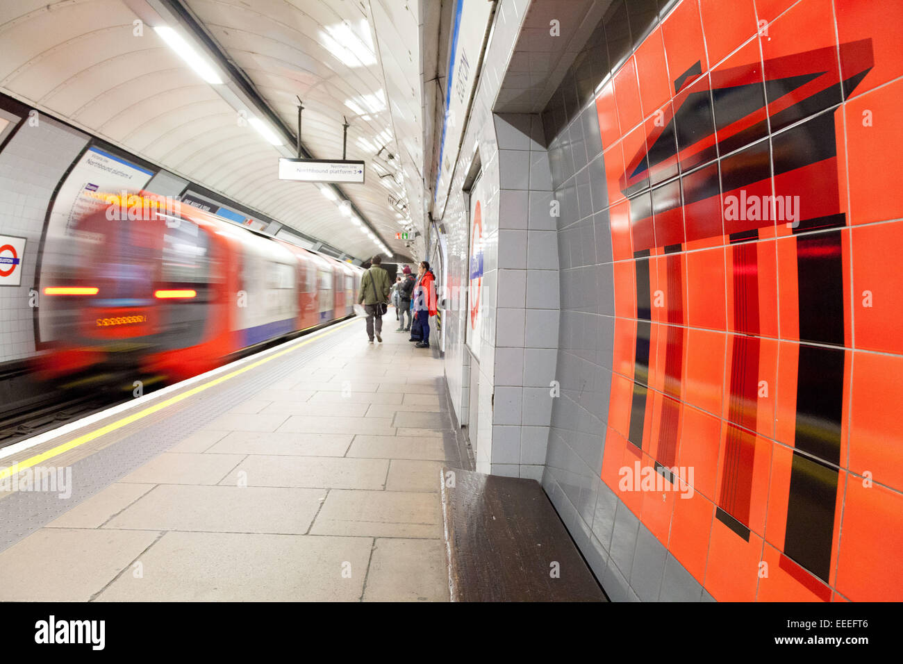Victoria-Linie-Plattformen bei Euston Stockfoto