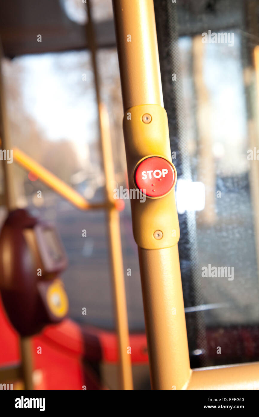 Stop-Taster bei einem Londoner bus Stockfoto