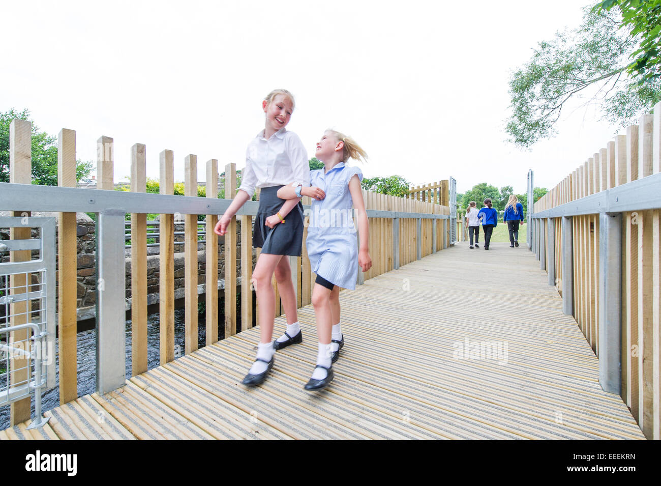 Kinder beim Spielen in der Schule Stockfoto