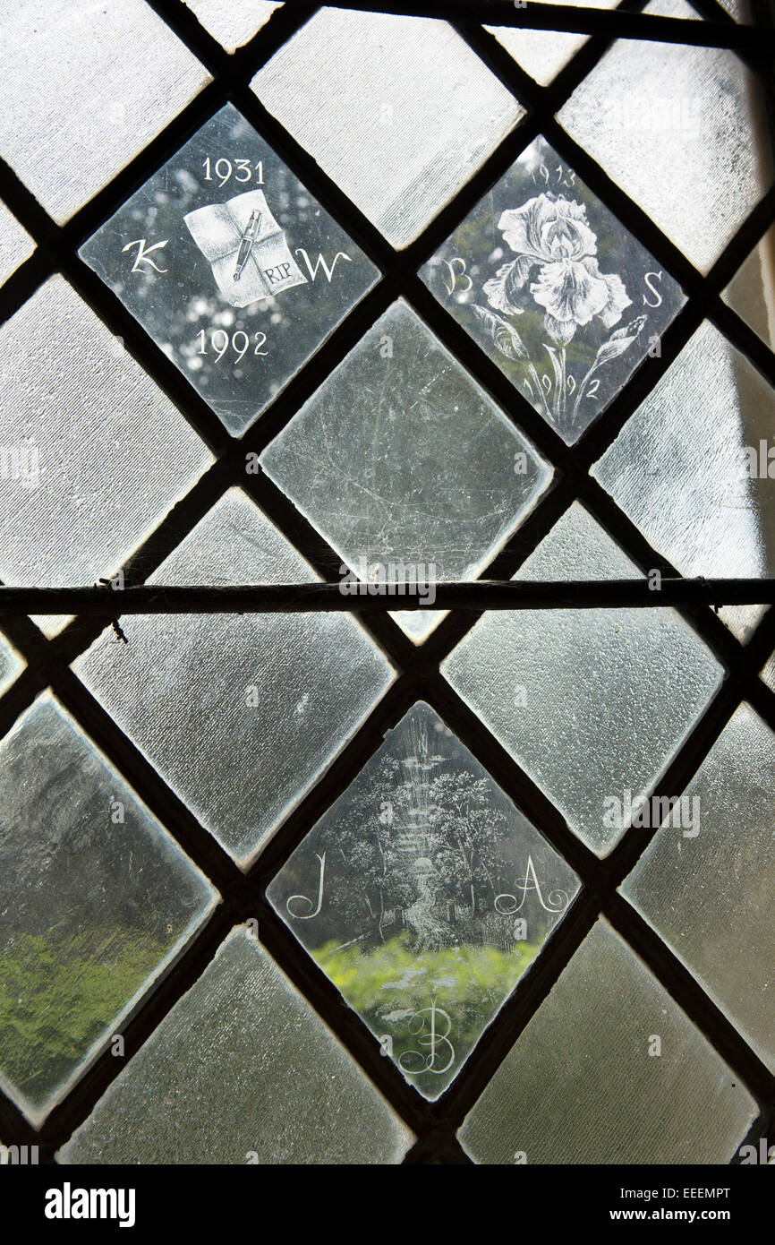 Großbritannien, England, Wiltshire, Vale of Pewsey, Alton Barnes, Str. Marys Kirche, Lawrence Whistler geätztem Glasfenster Stockfoto
