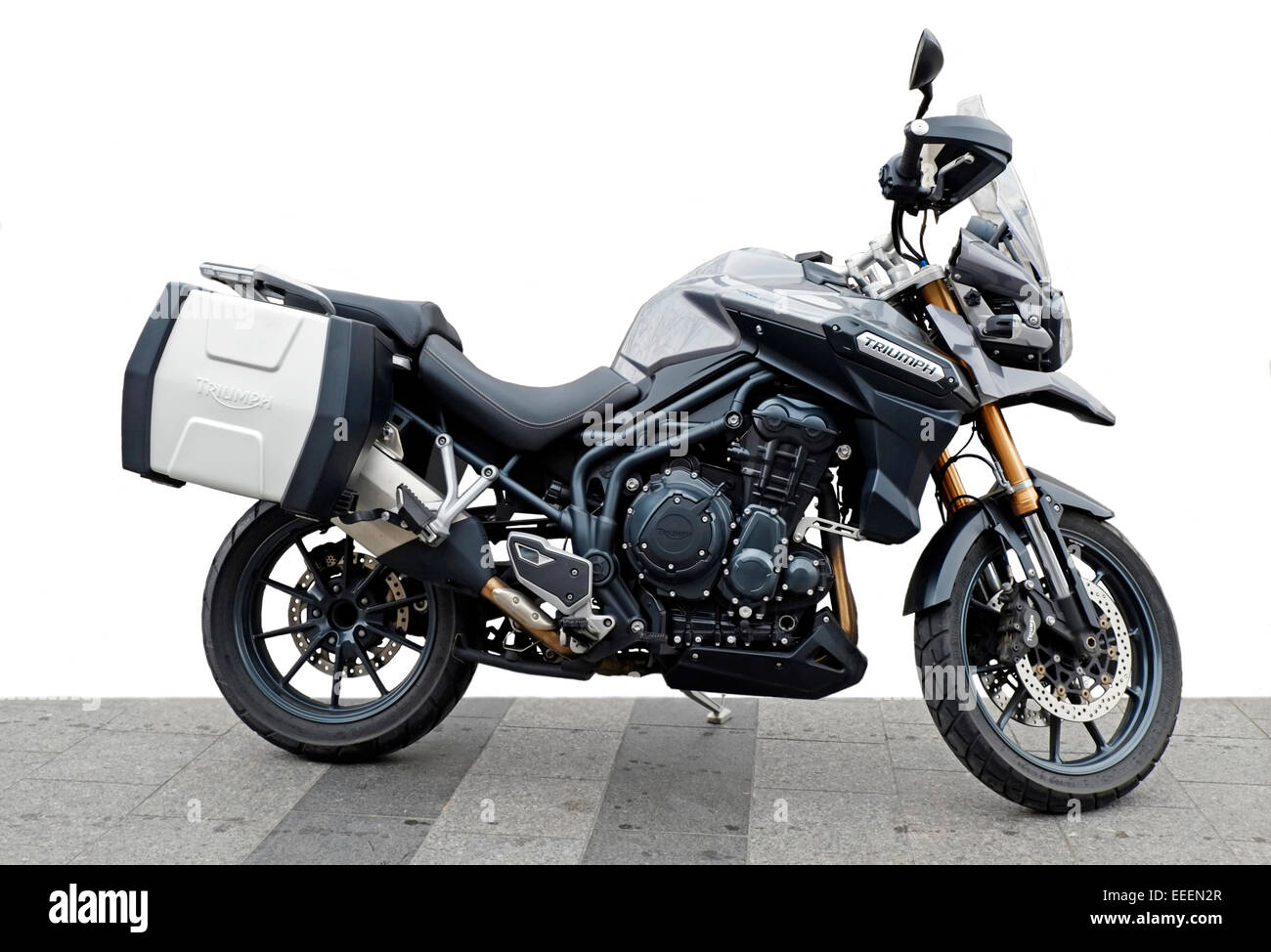 Eine partielle Ausschnitt eines leistungsstarken Dreizylinder Triumph Explorer 1200cc Multi Terrain Motorrad Stockfoto