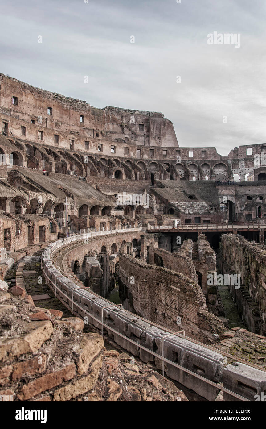 Rom - Januar 7: Kolosseum (Kolosseum) am 7. Januar 2014 Rom, Italien. Das Kolosseum ist ein bedeutendes Denkmal des Altertums und ich Stockfoto