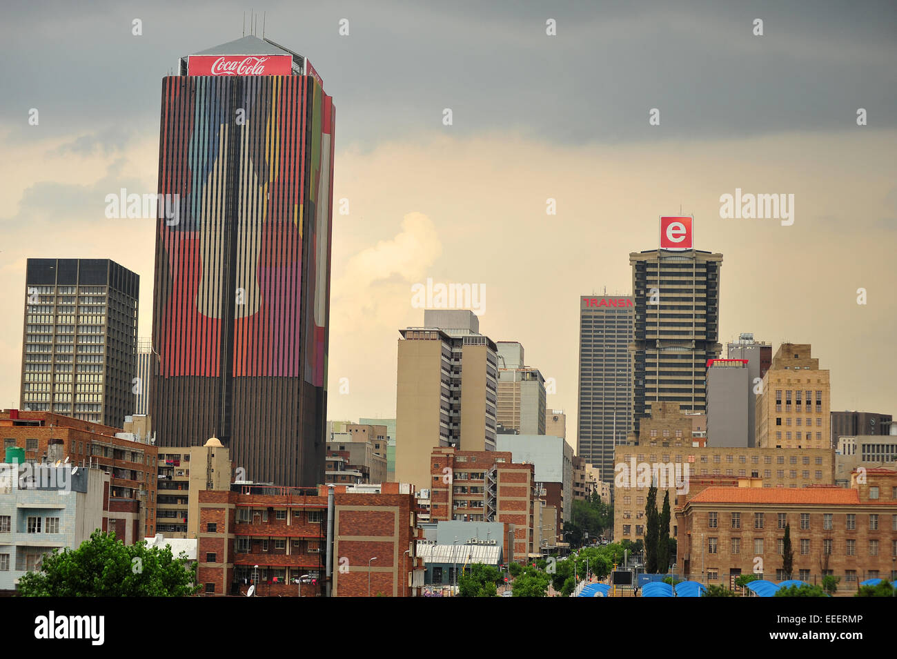 Das zentrale Geschäftsviertel von Johannesburg betrachtet aus der Ferne. Stockfoto