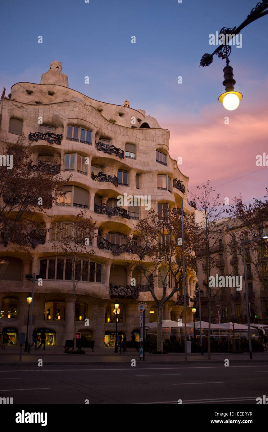 La Pedrera oder Casa Mila, entworfen von Antoni Gaudi, modernistisches Gebäude in Barcelona. Stockfoto