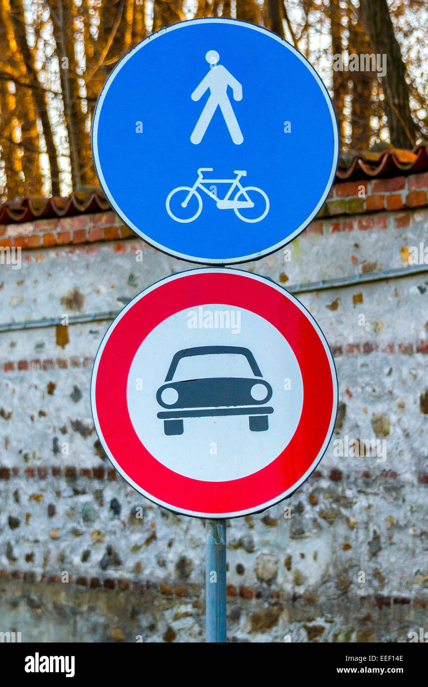 fahrrad auf der straße verboten schild