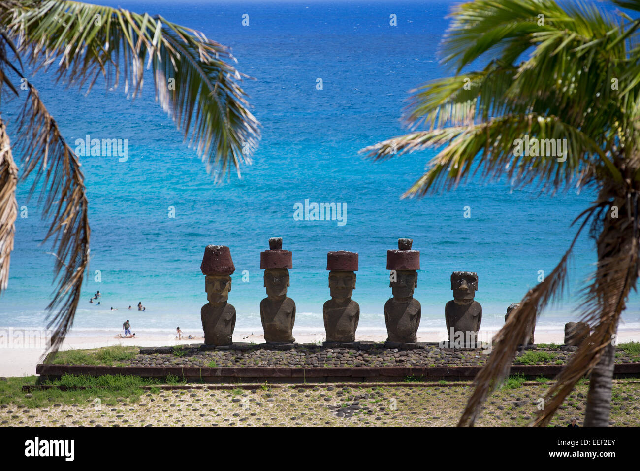 Ahu Nau Nau, Anakena Strand, Ostern Insel, aka Rapa Nui, Südamerika. Malerische Landschaft mit Moai Statuen. Stockfoto