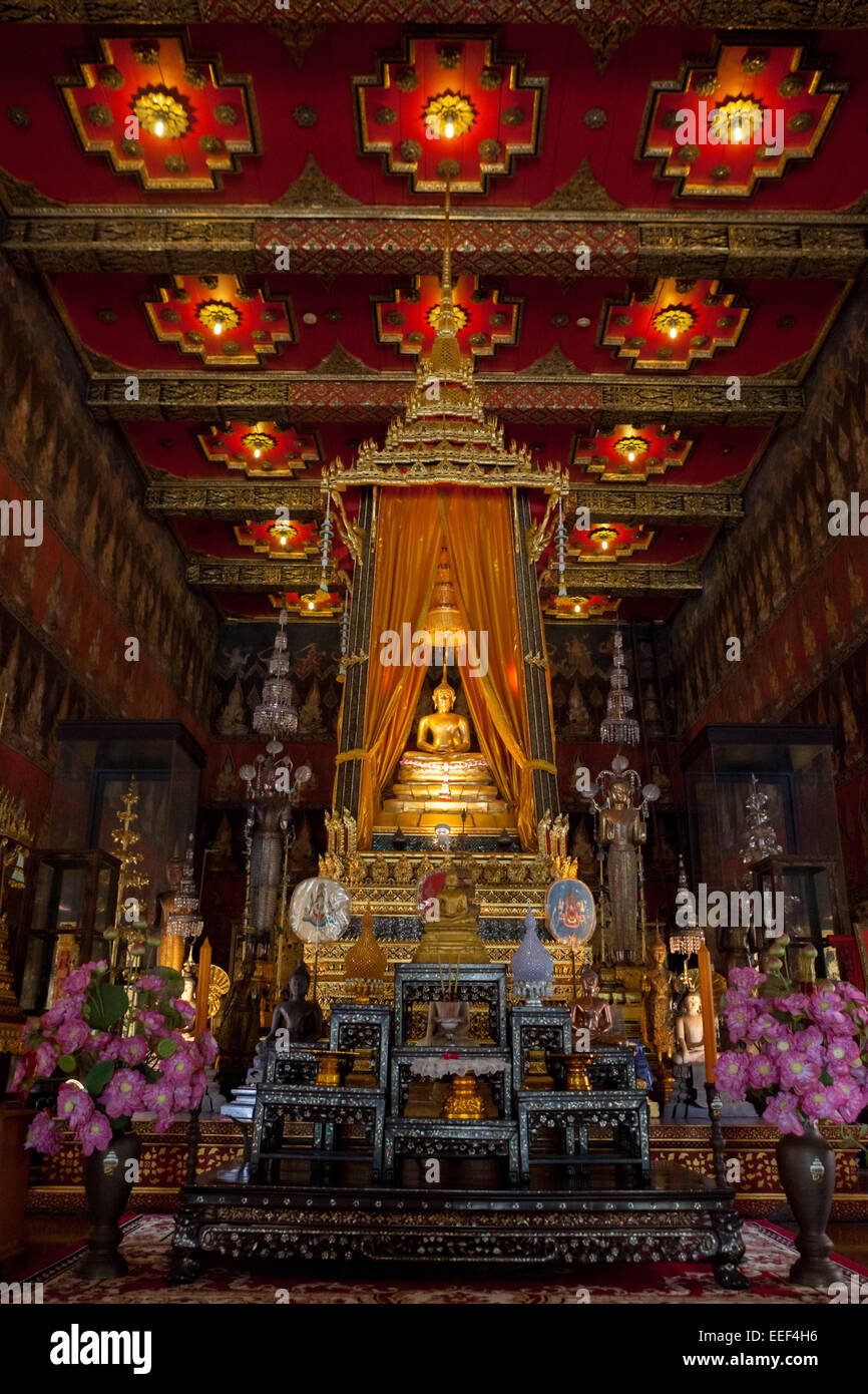 Phra Geerdicke Buddha im Inneren Buddhaisawan Kapelle, Nationalmuseum Bangkok. Stockfoto