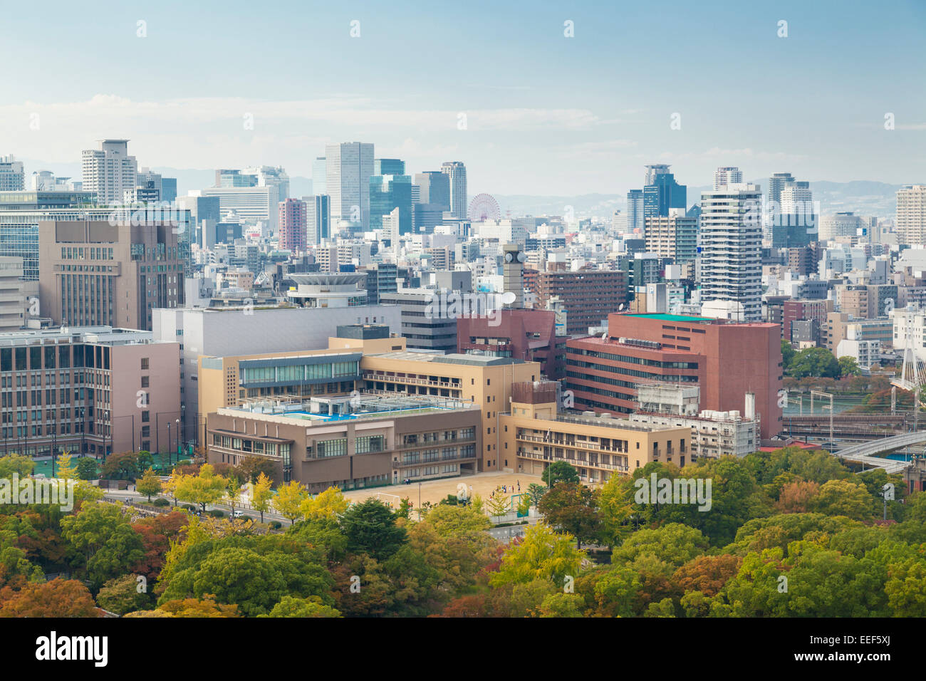 Blick über Osaka Stadt tagsüber Stockfoto