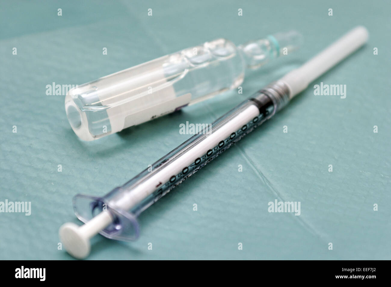 Medikament Ampulle Spritze Injektion Detail kümmern hochgeschätzten Industrie Medizin Medikamentenflaeschchen Medizinflaeschchen Uhr Stockfoto