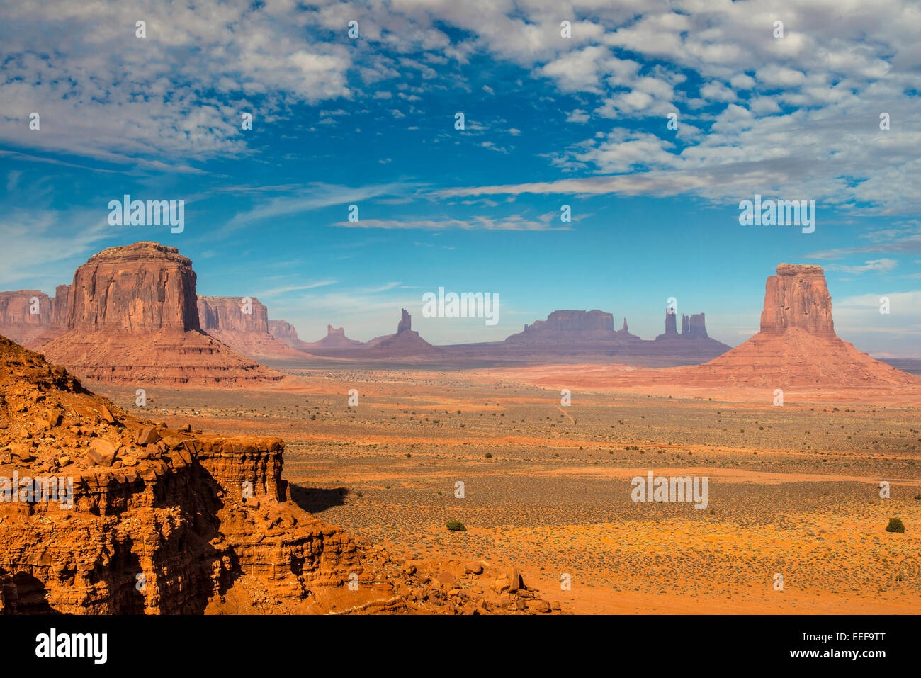 Panoramablick vom Punkt des Künstlers, Monument Valley Navajo Tribal Park, Arizona, USA Stockfoto