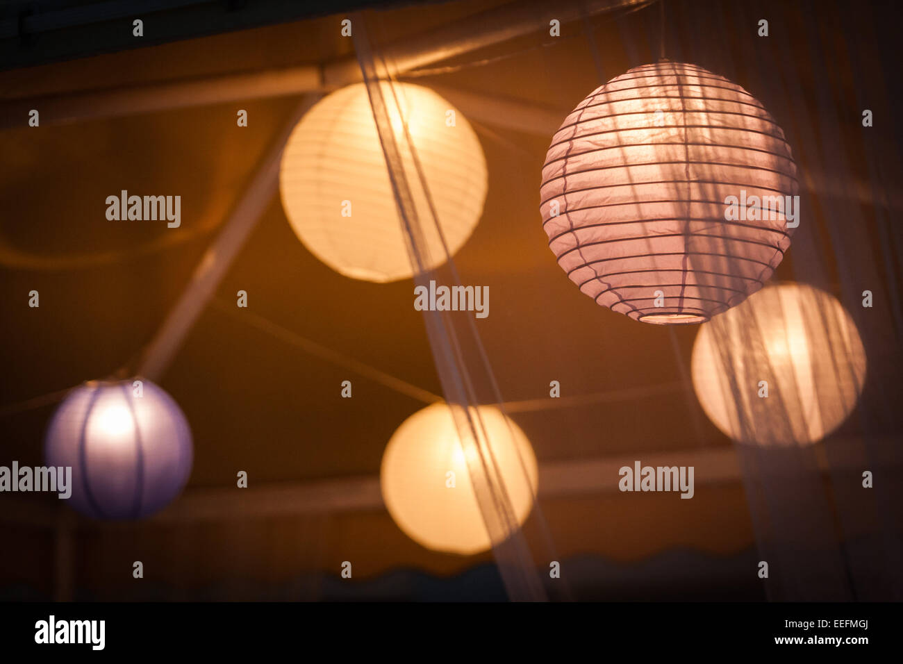 Sammlung von runden Papier leuchtet Nuancen Stockfoto