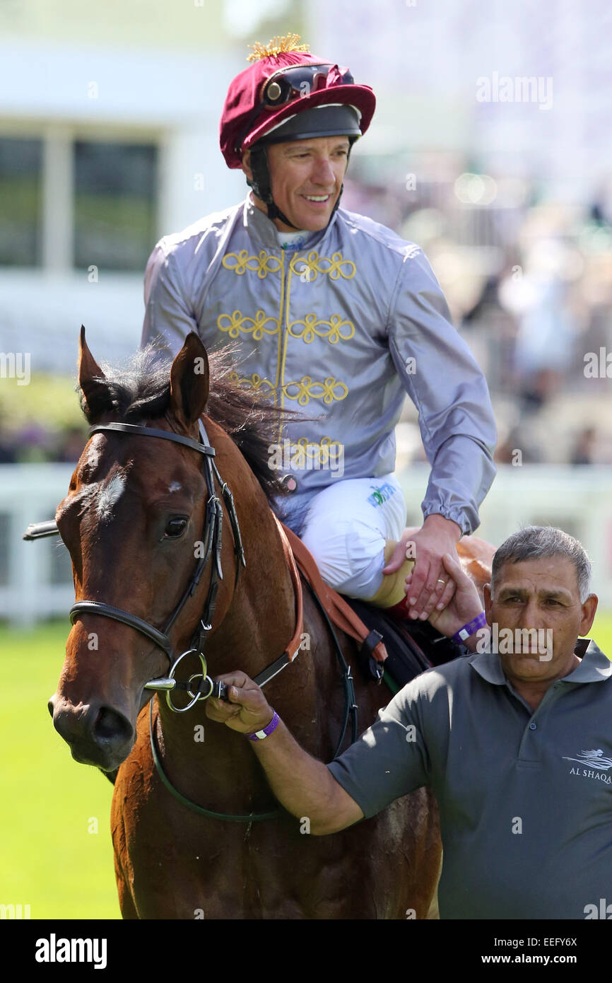 Royal Ascot, das Wow-Signal Frankie Dettori bis mit nach dem Gewinn der Coventry Stakes Stockfoto