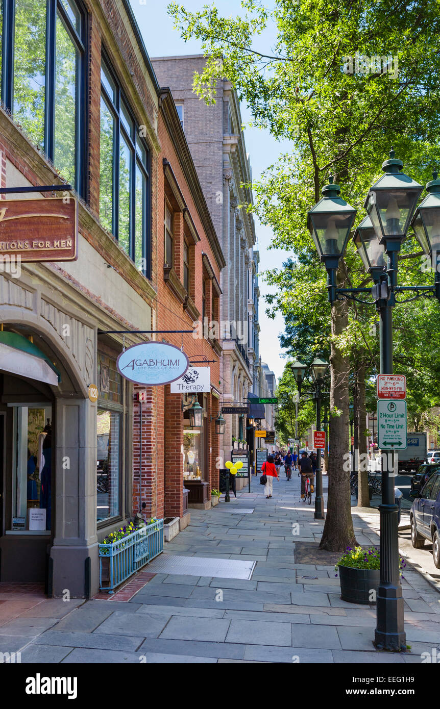 Chapel Street in der Innenstadt von New Haven, Connecticut, USA Stockfoto