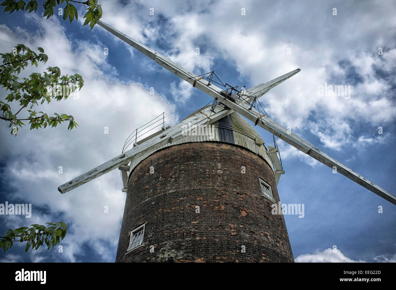 Blickte zu Segel der alten Buckenham Windmühle, Norfolk Stockfoto