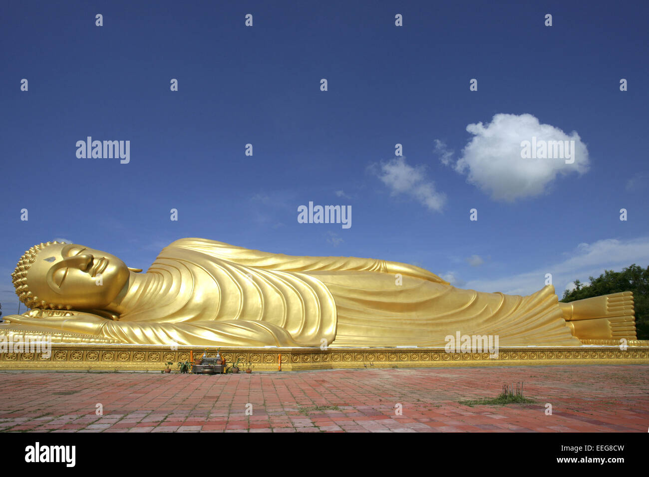 Thailand, Hatyai, Songkhla, Wat Yai Nai, Buddha, Statue, liegend, Phra Phut Mahathat Mongkol, 35 m Lang, 15 m Hoch, Gold, Golde Stockfoto