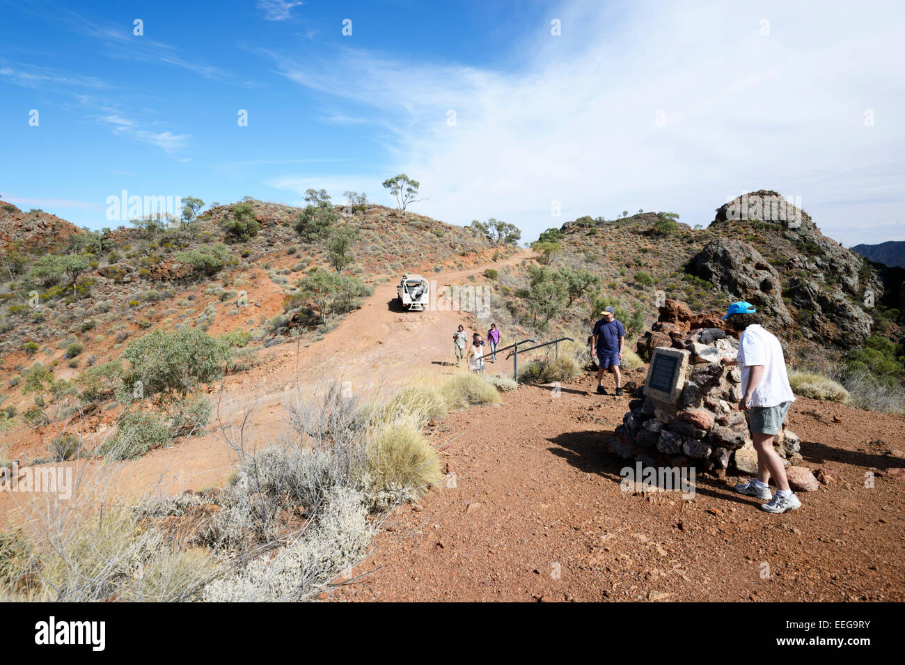 Touristen auf der Ridge Top Tour, dem Arkaroola Resort und dem Wilderness Sanctuary, Flinders Ranges, South Australia, SA, Australien Stockfoto