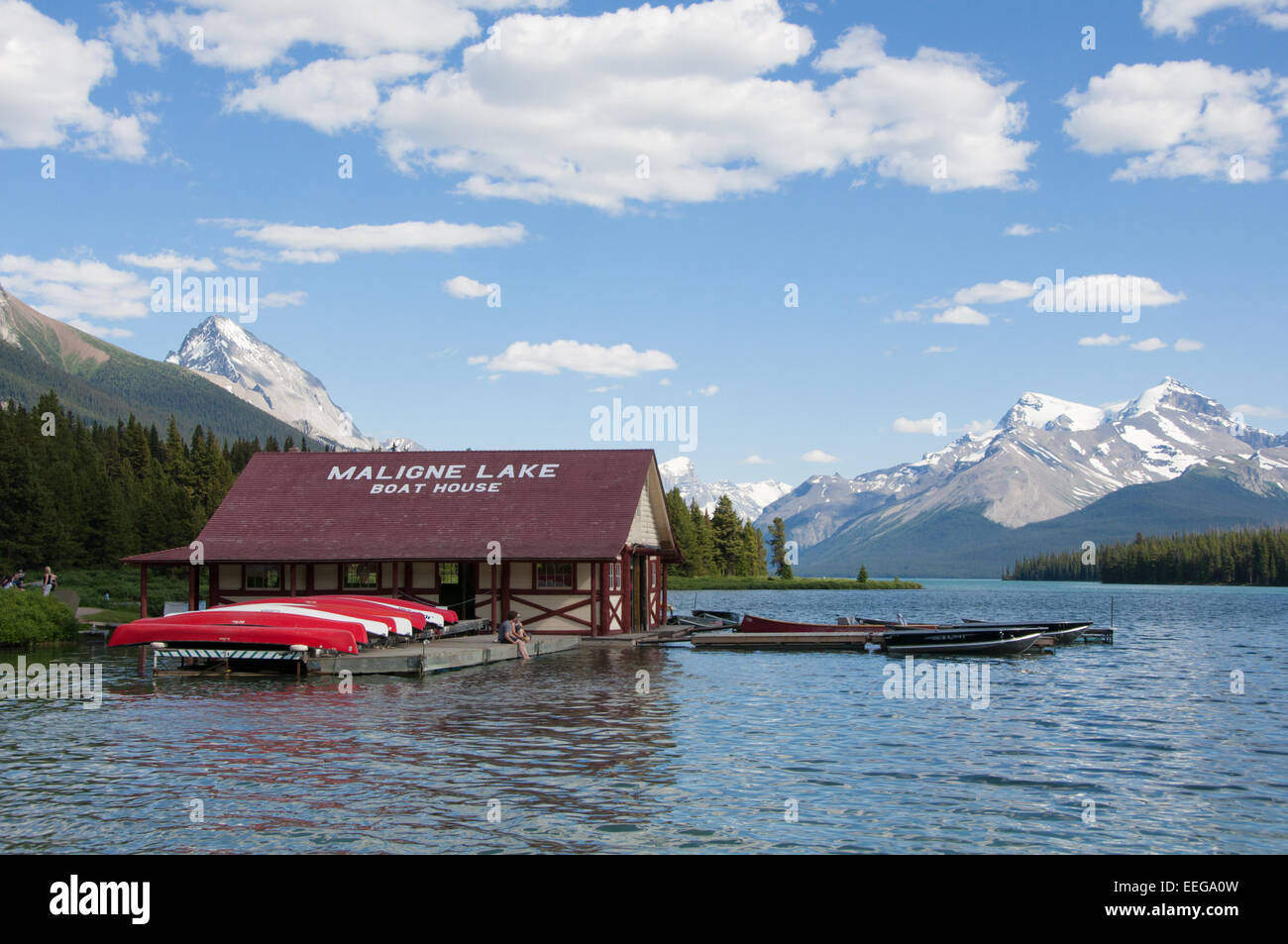 Bootshaus am Maligne Lake, Jasper Nationalpark, Alberta, Kanada. Stockfoto