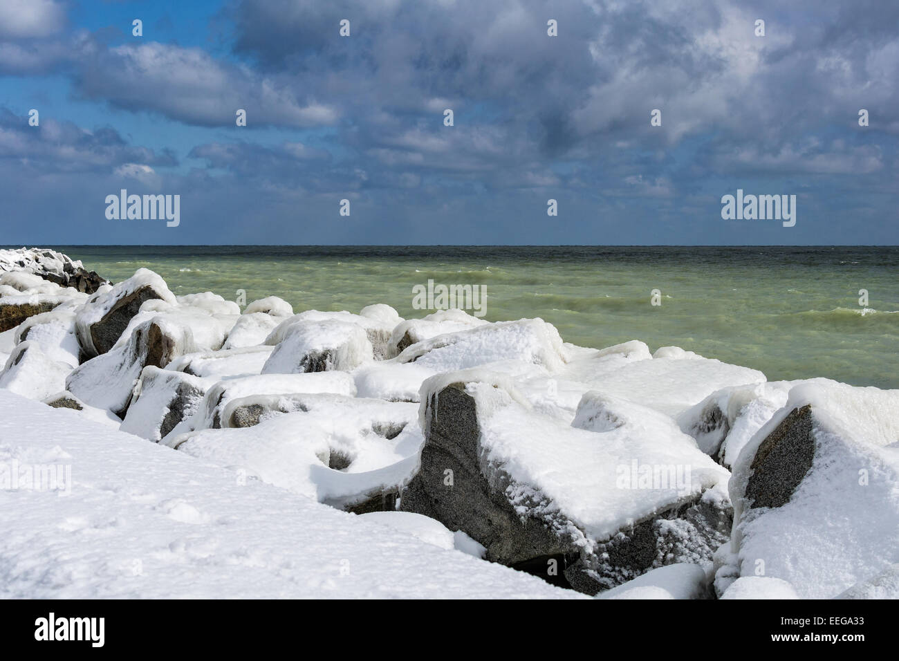 Winter am Ufer der Ostsee Stockfoto