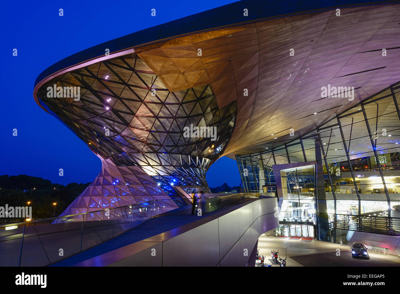 BMW Welt in München bei Nacht, Bayern, Deutschland, Europa, München, BMW, BMW-Welt in München Bei Nacht, Bayern, Deutschland, Europa, Stockfoto