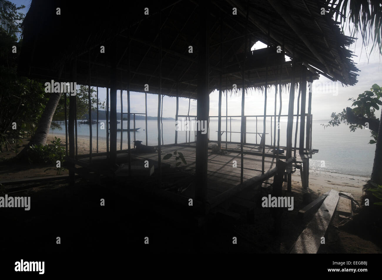 Neue familiengeführte b &amp; b-Hütte im Bau, Yensever Strand, Gam Insel, Raja Ampat, Provinz Papua, Indonesien. Keine PR Stockfoto