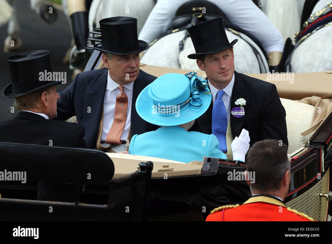Royal Ascot, königliche Prozession. Prinz Andrew (links) und Prinz Harry ankommen am Ring parade Stockfoto