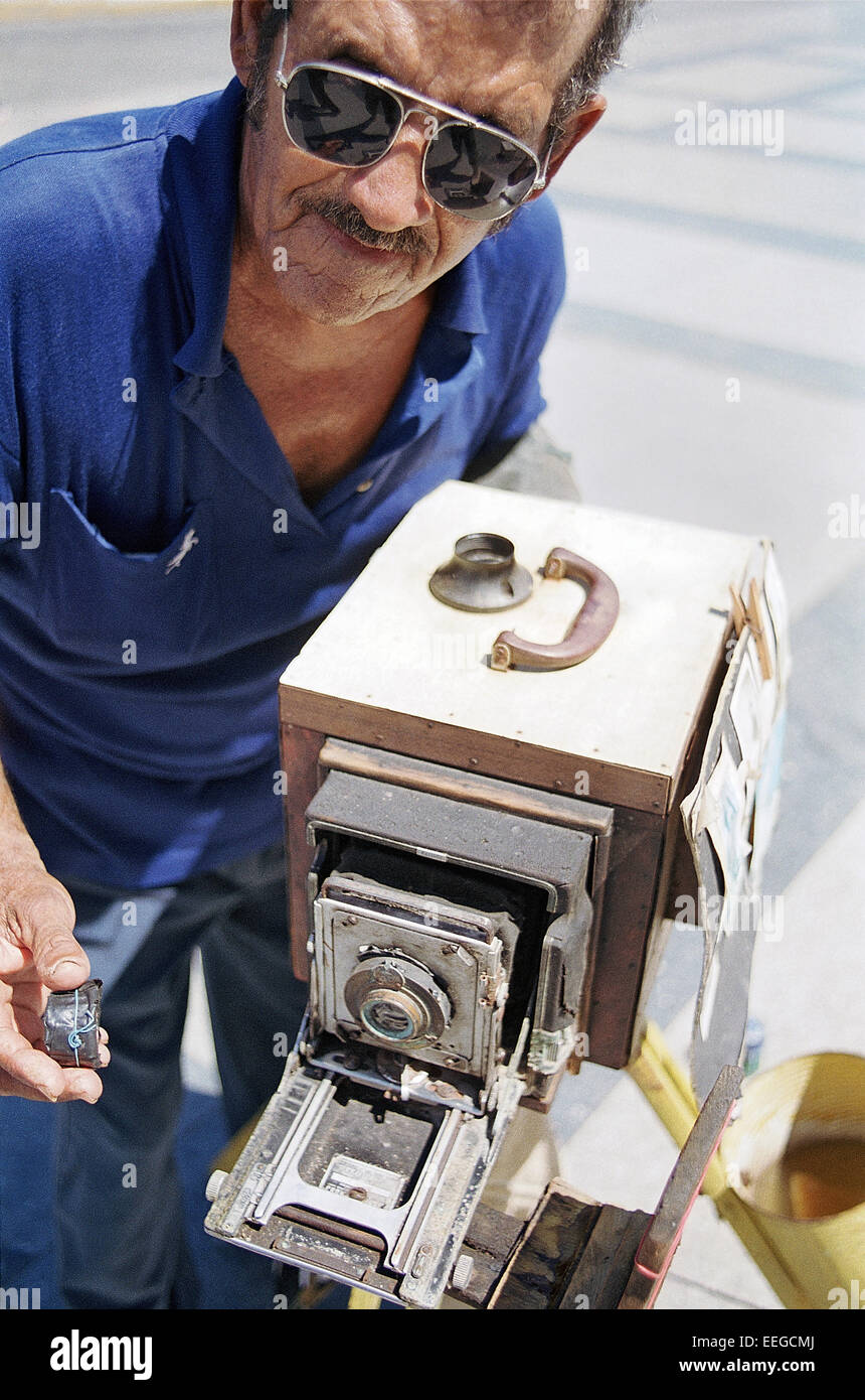 Hamburg, Deutschland, Fotograf mit selbstgemachten Fußleiste Kamera Stockfoto