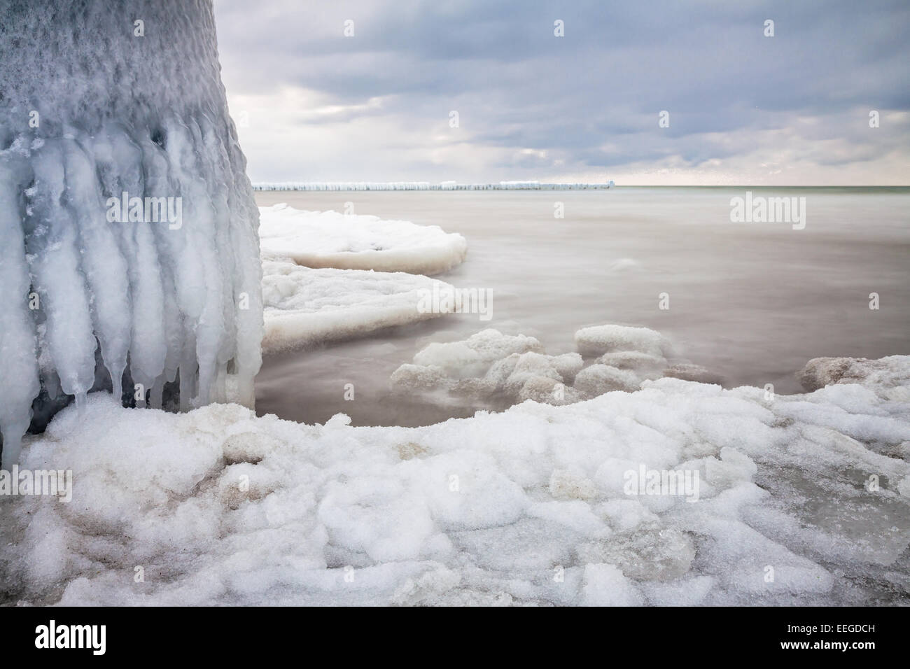 Winter am Ufer der Ostsee Stockfoto