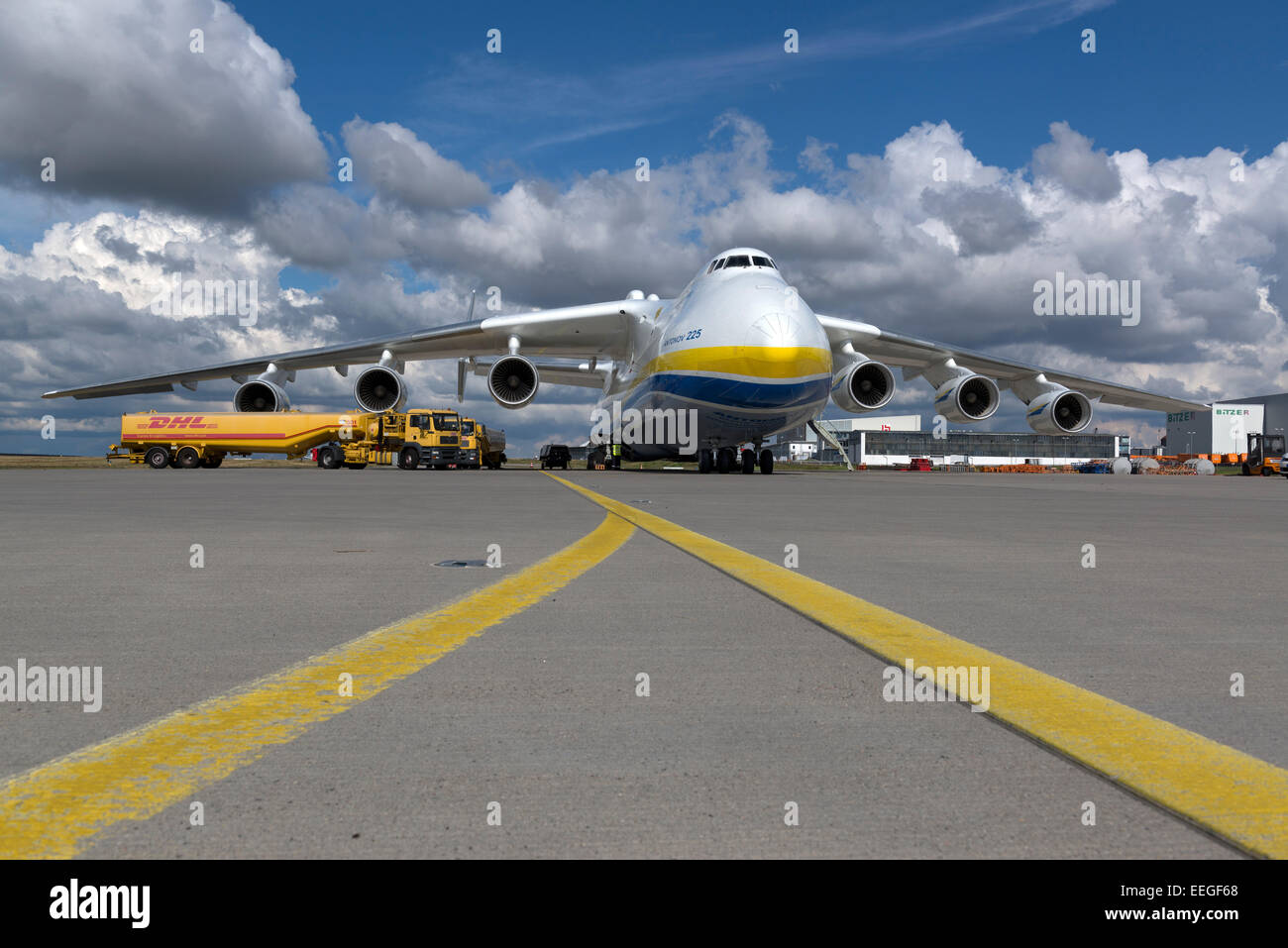 Schkeuditz Deutschland Sechsstrahliges Frachtflugzeug Antonov An 225 Mrija Stockfotografie Alamy