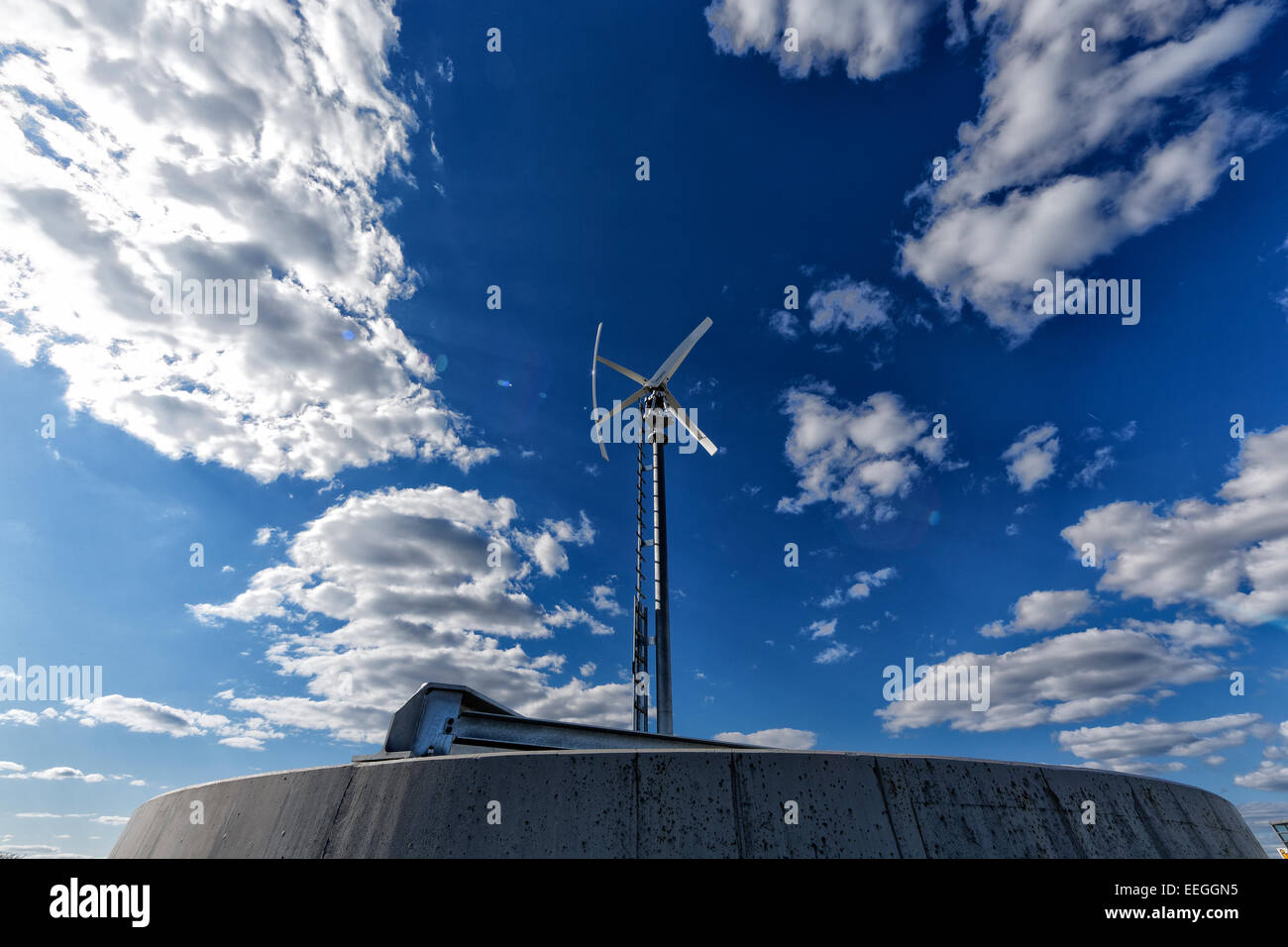 Berlin, Deutschland, Windkraftanlage bei Berlin S? Dkreuz Stockfoto