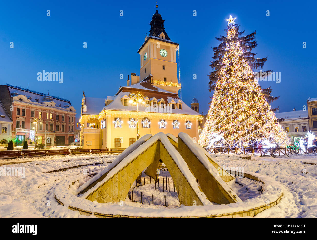 Alte Stadt Platz Brasov während der Winterferien, Brasov Rumänien Stockfoto