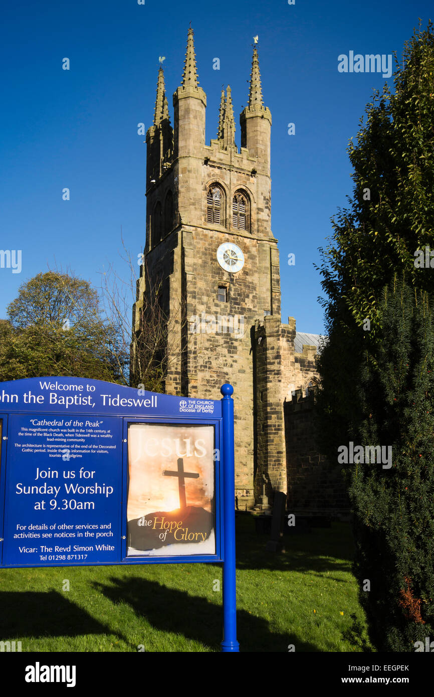 UK, Derbyshire, Tideswell, Pfarrkirche St. Johannes der Täufer, "Die Kathedrale des Peak District" Stockfoto