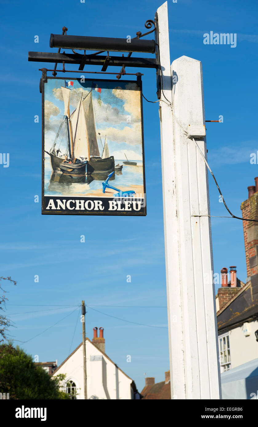 Pub Schild für den Anker Bleu Gastwirtschaft in Dorf Bosham, West Sussex, Großbritannien Stockfoto