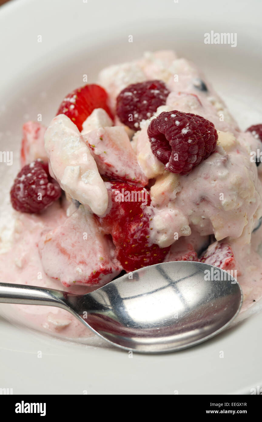 George & Dragon Wirtshaus am Rowde, Wiltshire, UK, zeigt einige der Speisen serviert Stockfoto