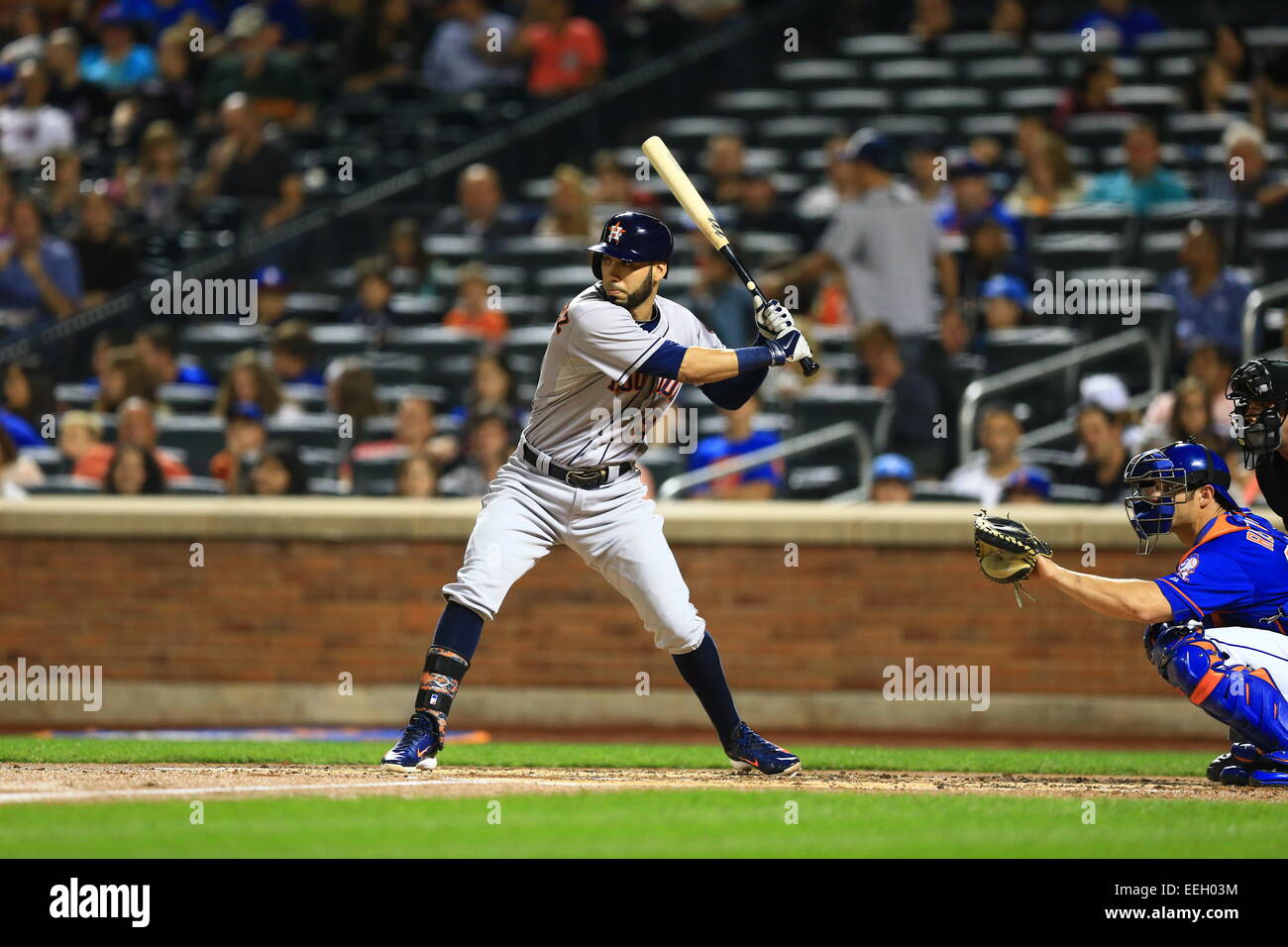 Houston Astros Matt Dominguez (30) verdoppelt im zweiten Inning eines Baseballspiels gegen die New York Mets auf dem Citi Field in Ne Stockfoto