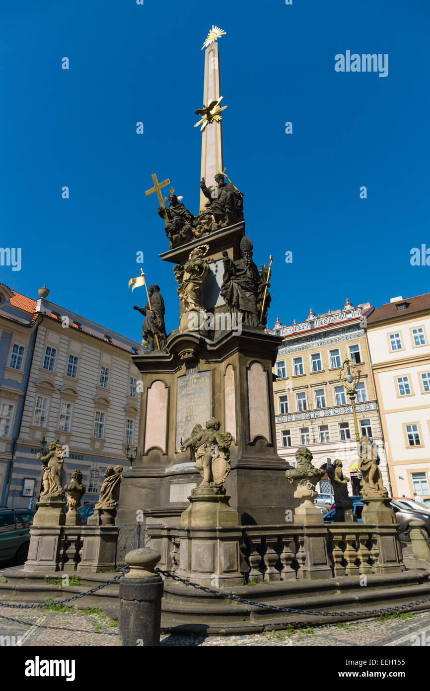 Quare auf der Kleinseite (Mala Strana) in Prag, Tschechien. Säule der Heiligen Dreifaltigkeit Stockfoto