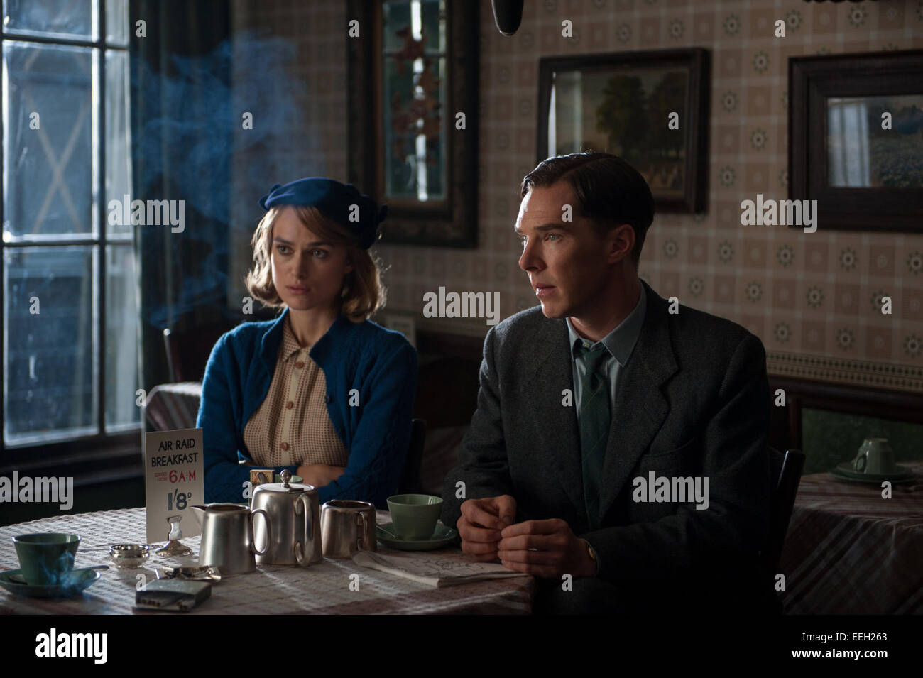 Das Spiel ist ein 2014 historischen Thriller Film über britischer Mathematiker, Logiker, Kryptoanalytiker und wegweisende Informatiker Alan Turing. Turing war eine Schlüsselfigur beim knacken Nazi-Deutschlands Marine Enigma-Code, der die Alliierten geholfen gewinnen den zweiten Weltkrieg, nur um später wegen seiner Homosexualität strafrechtlich verfolgt werden. Der Film Sterne Benedict Cumberbatch als Turing und ist unter der Regie von Morten Tyldum. Stockfoto