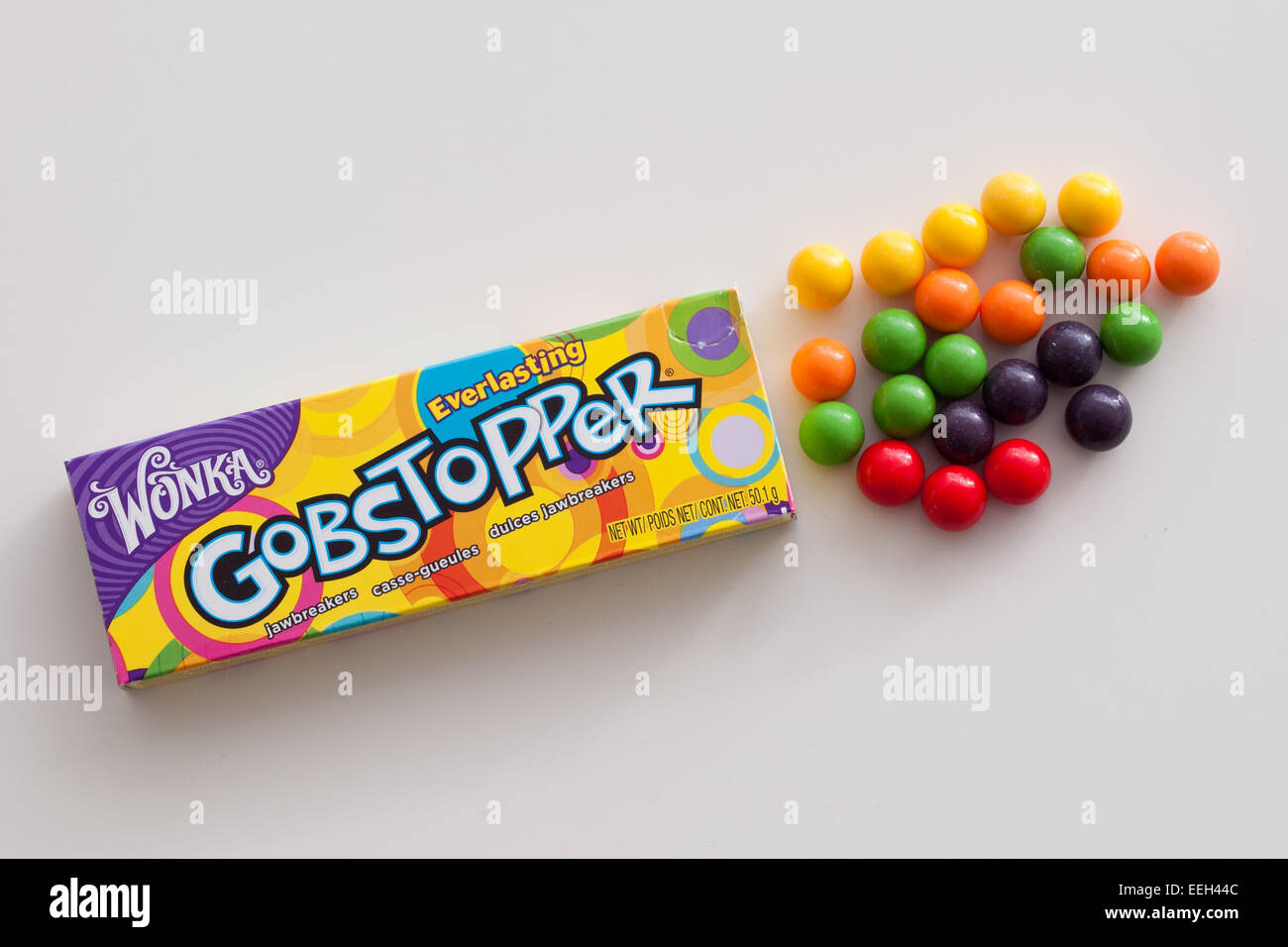 Eine Schachtel mit ewig Gobstopper Bonbons.  Von Willy Wonka Candy Company, eine Marke von Nestlé hergestellt. Stockfoto