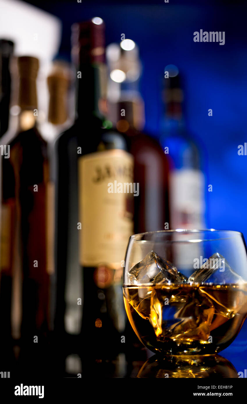 Jameson Irish Whiskey on the rocks Still Life Stockfotografie Alamy
