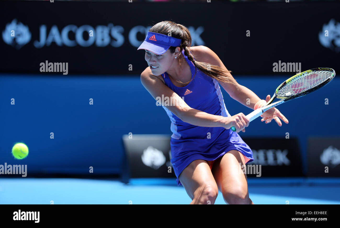 Melbourne, Australien. 19. Januar 2015. Ana Ivanovic Serbiens konkurriert in der Frauen Singles ersten Vorrundenspiel gegen Lucie Hradecka der Tschechischen Republik beim 2015 Australian Open Tennisturnier in Melbourne, Australien, 19. Januar 2015. Ana Ivanovic verlor 1: 2. Bildnachweis: Xu Yanyan/Xinhua/Alamy Live-Nachrichten Stockfoto