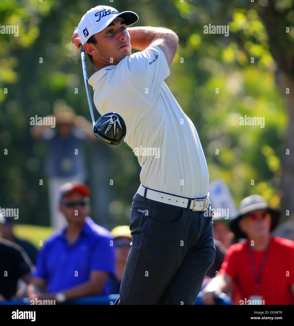 Honolulu, Hawaii. 18. Januar 2015. Max Homa abschlägt am 1. Abschlag in der Finalrunde der 2015 Sony Open In Hawaii im Waialae Country Club in Honolulu, HI. Bildnachweis: Cal Sport Media/Alamy Live-Nachrichten Stockfoto