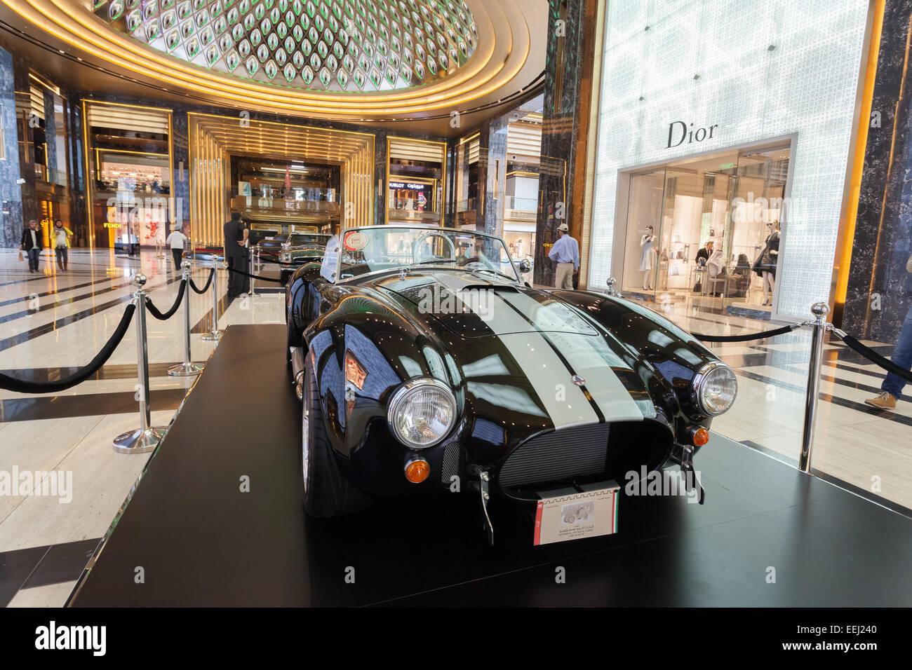 Klassische AC Cobra in der Grand Avenue Mall in Kuwait-Stadt, Nahost Stockfoto