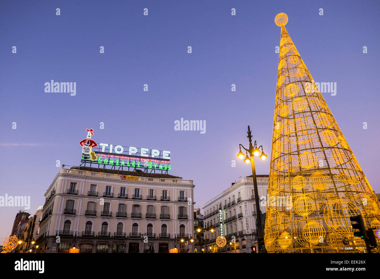 Puerta del Sol in den Abend. Weihnachten, Madrid, Spanien Stockfoto