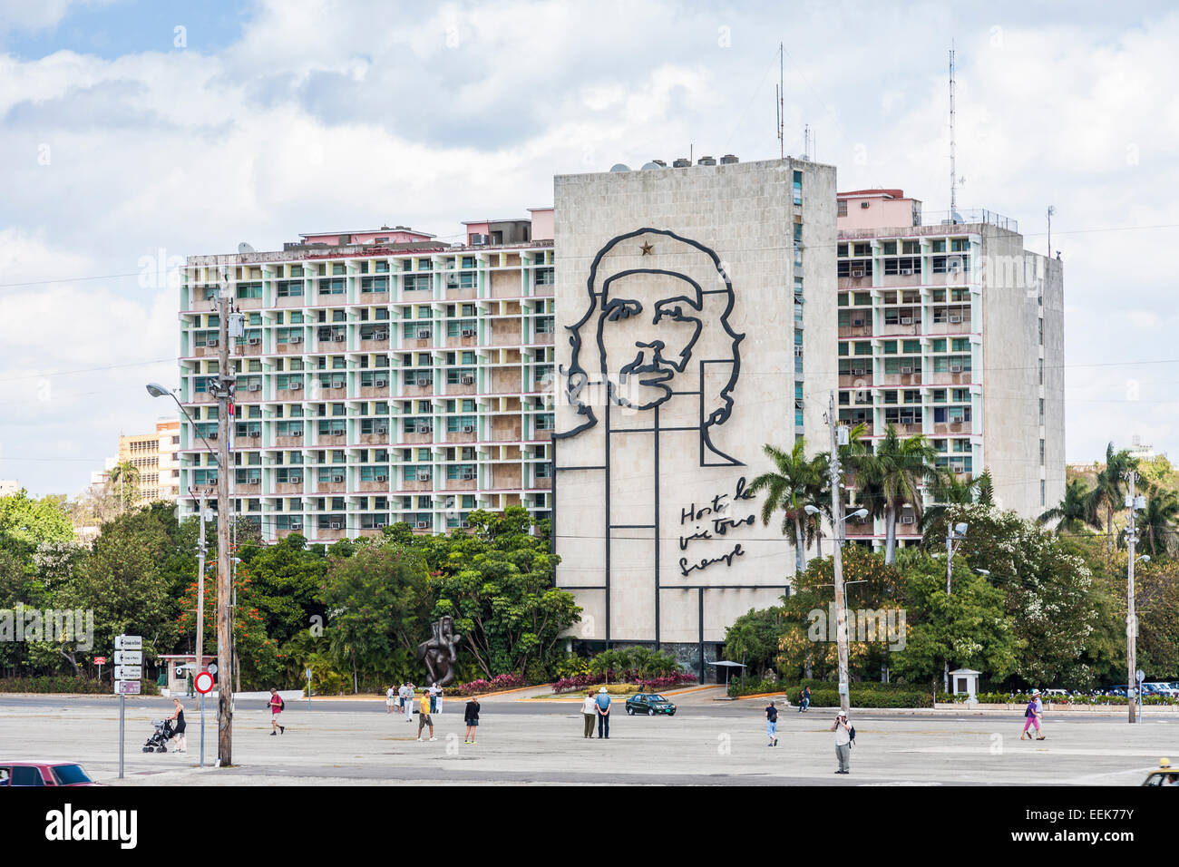 Gebäude des Innenministeriums: Che Guevara Bild und Slogan "Hasta la Victoria Siempre", Plaza De La Revolución, Havanna, Kuba Stockfoto