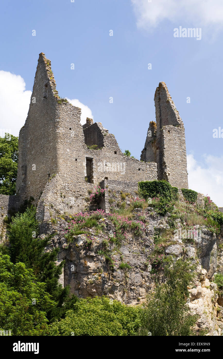 Burgruine am Winkel Sur l'Anglin, Vienne, Frankreich. Stockfoto