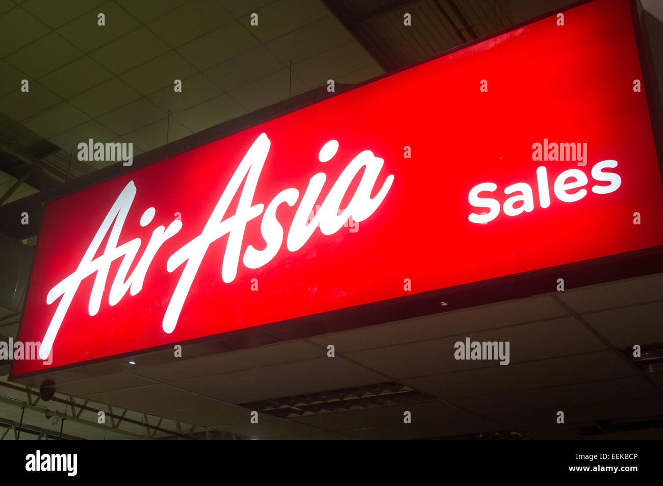 Schild der Airasia Airline, eine Budget-Fluggesellschaft Malaysia. Stockfoto