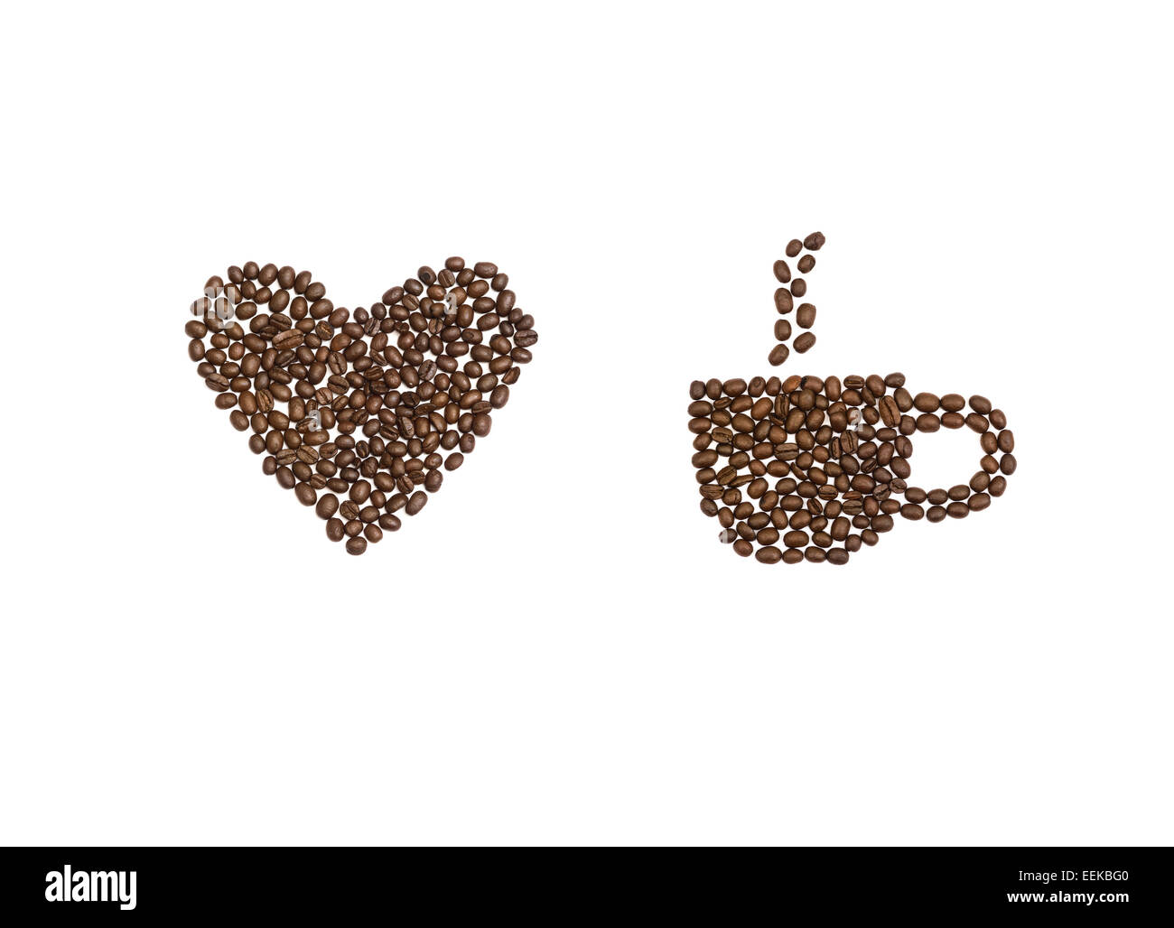 Liebe Herz und Kaffeetasse geschrieben in Kaffeebohnen Stockfoto
